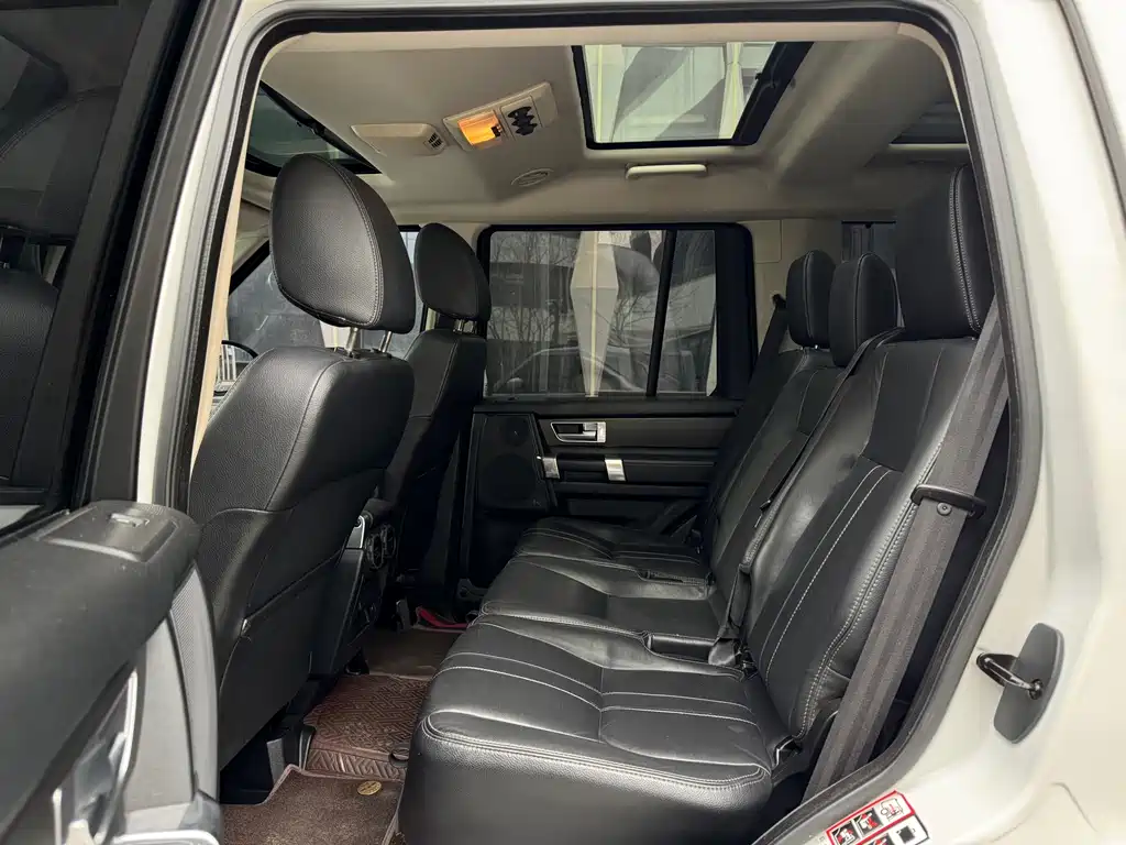 Land Rover Discovery 2016 — фото 14
