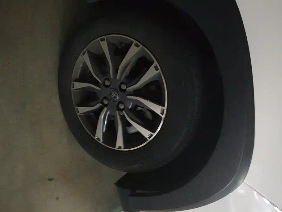 Toyota Yaris L 2021