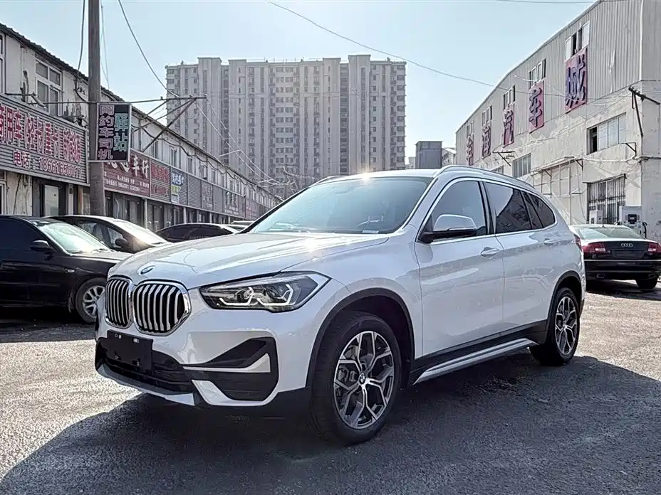 BMW X1 2022 — фото 1