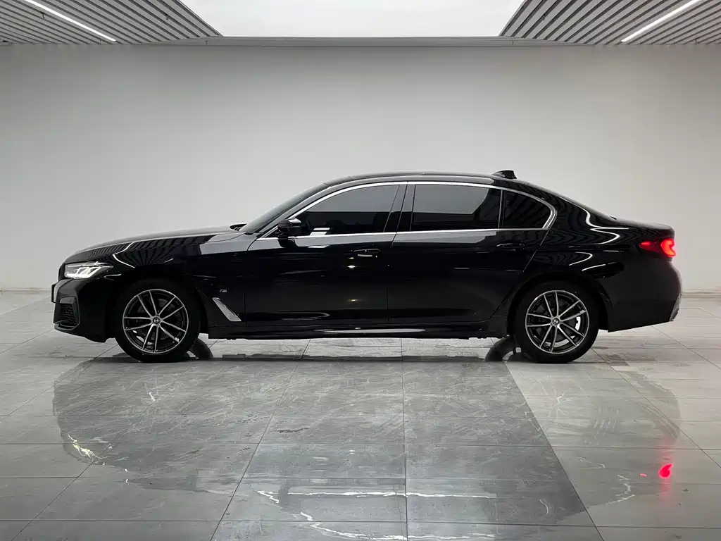 BMW 5 Series 2023