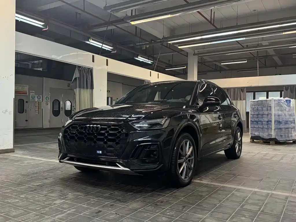 Audi Q5L 2023 — фото 1