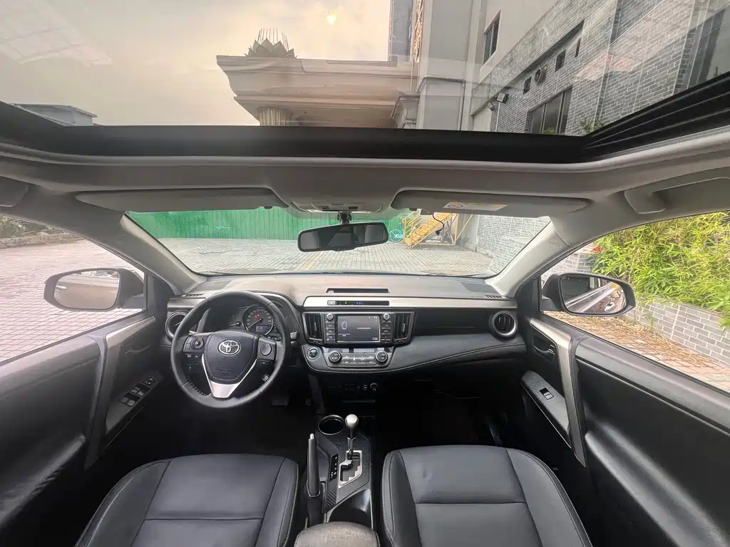 Toyota RAV4 2015 — фото 14