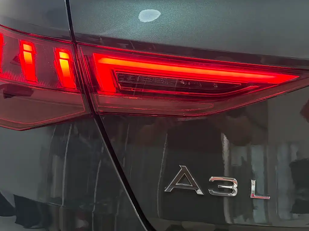 Audi A3 2023 — фото 23
