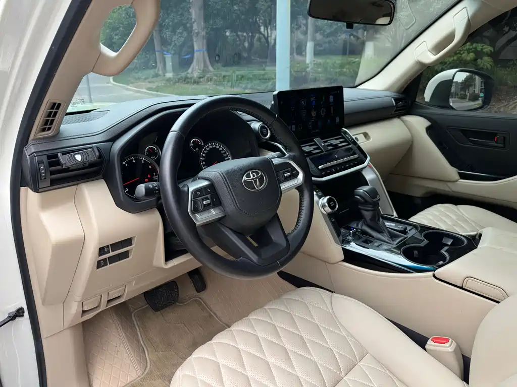 Toyota Land Cruiser 2023 — фото 9