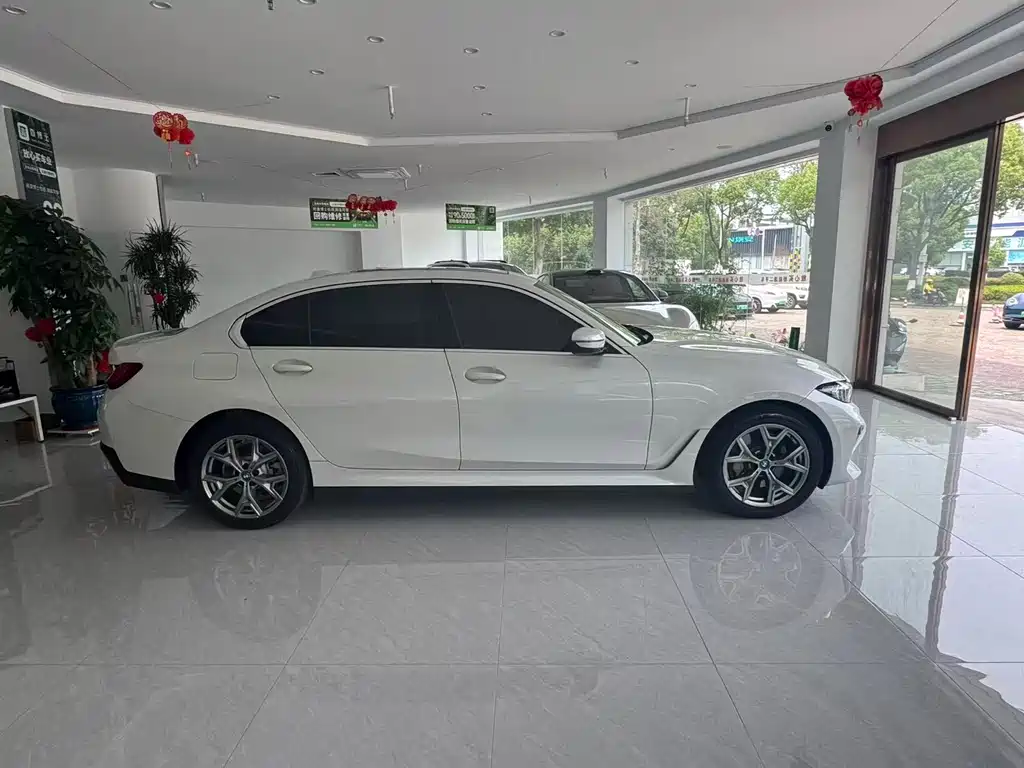 BMW i3 2024