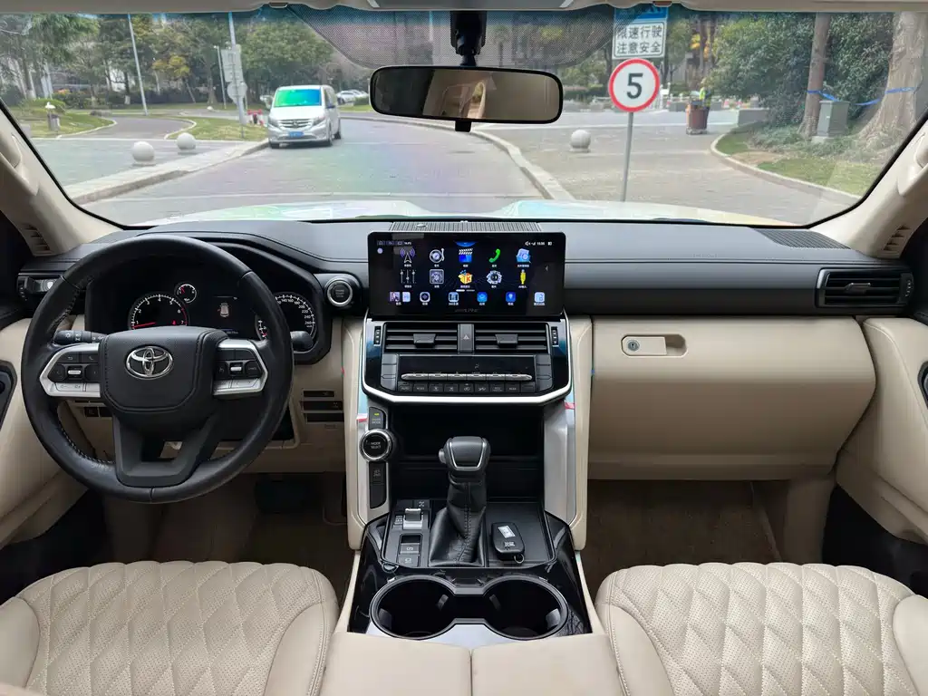 Toyota Land Cruiser 2023 — фото 18