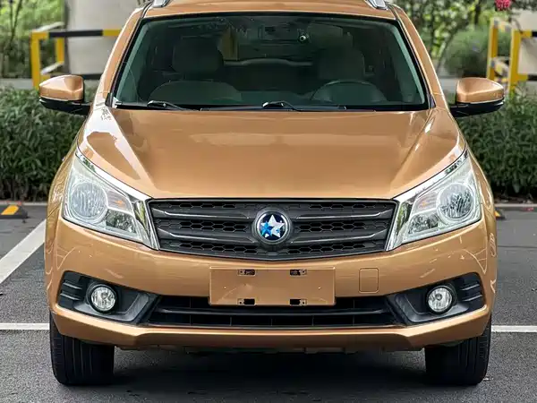 Venucia T70 2015