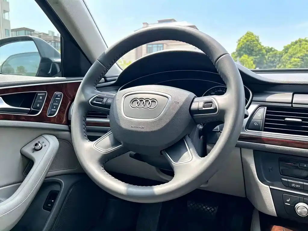 Audi A6L 2012 — фото 12