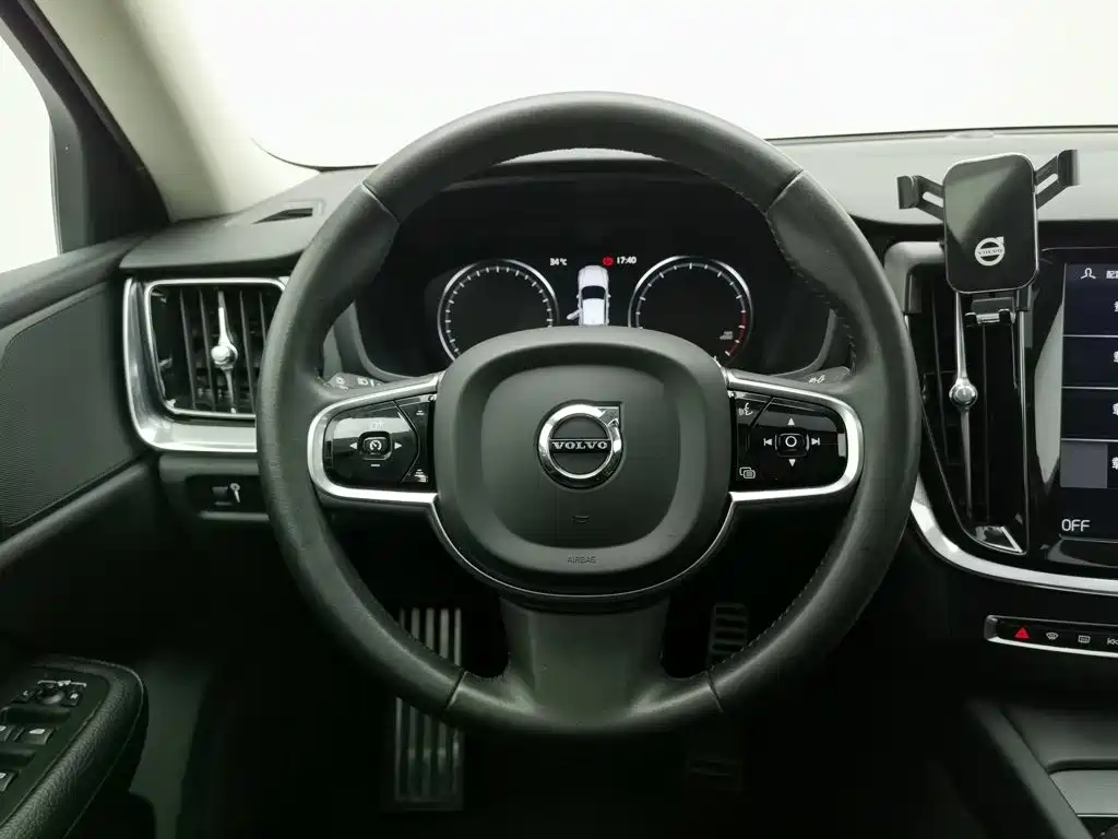 Volvo S60 2020 — фото 11