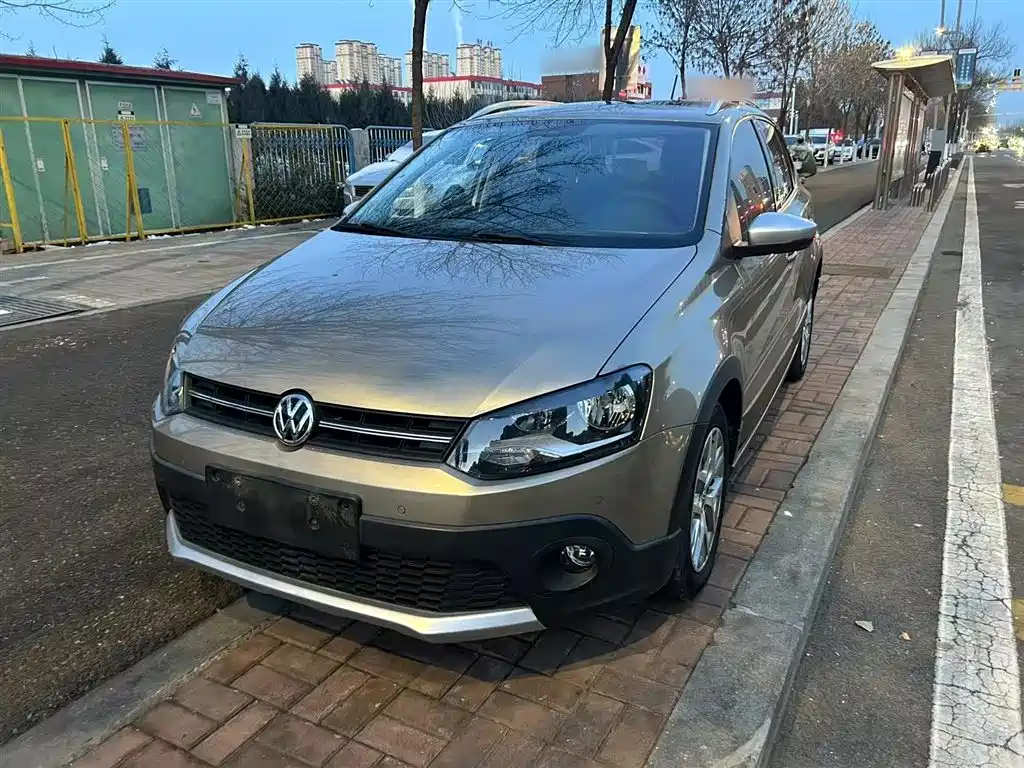 Volkswagen Polo 2015 — фото 1