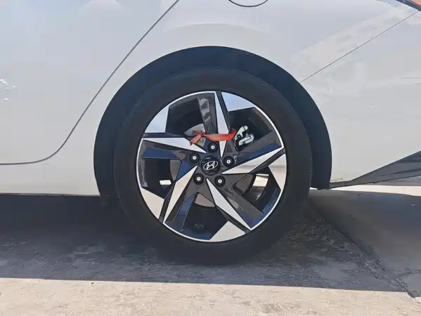 Hyundai Elantra 2022
