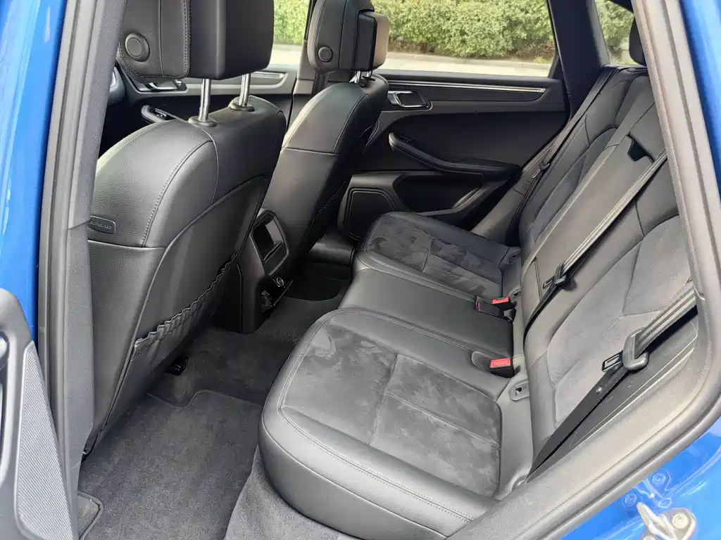 Porsche Macan 2015 — фото 17