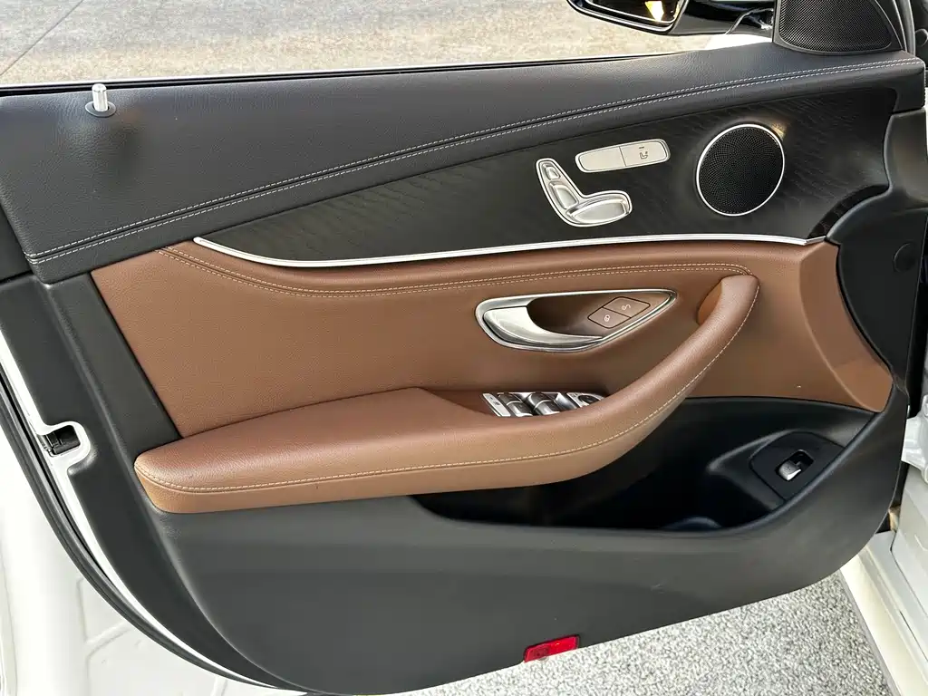 Mercedes-Benz E-Class 2018 — фото 17