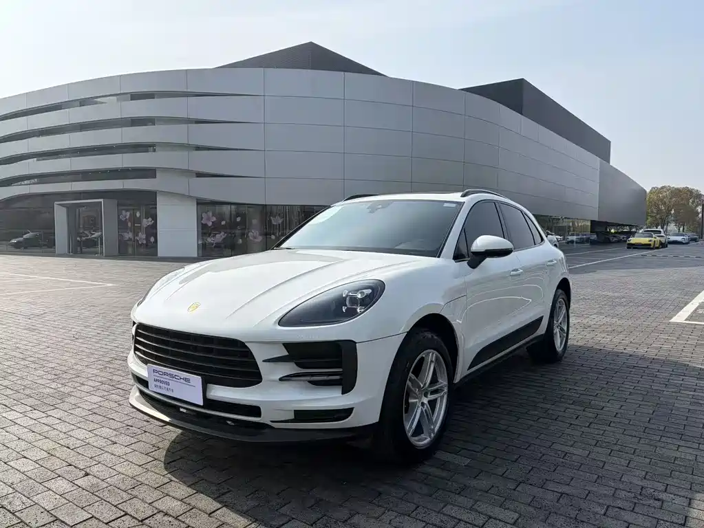 Porsche Macan 2022 — фото 1