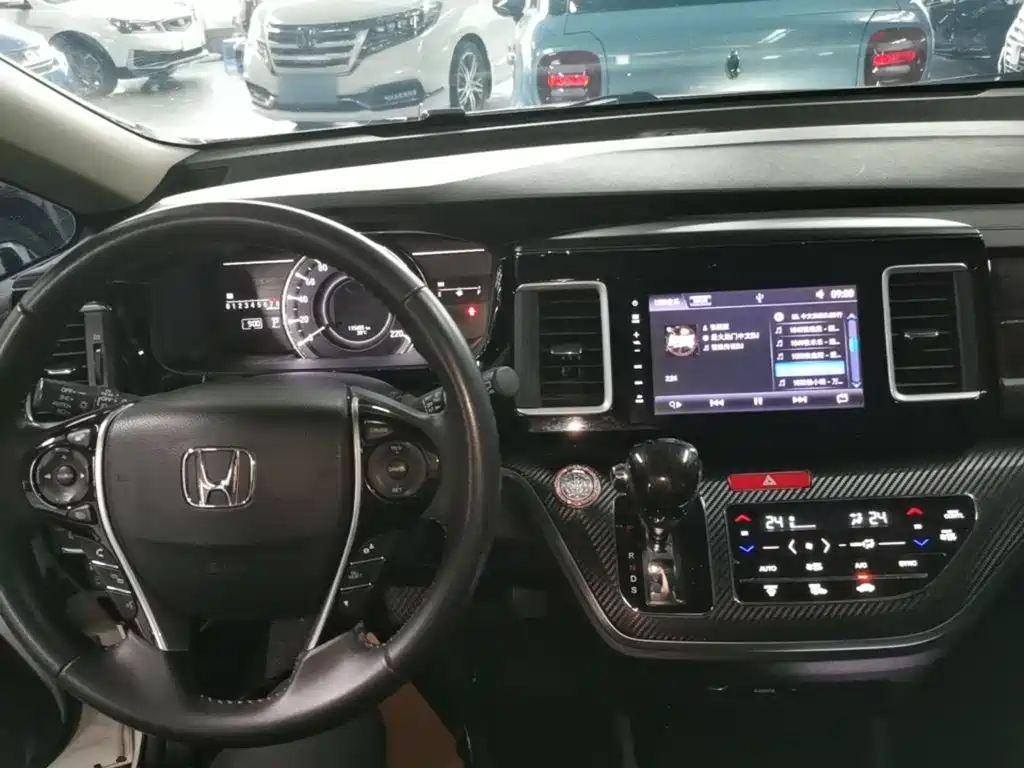 Honda Elysion 2019 — фото 10