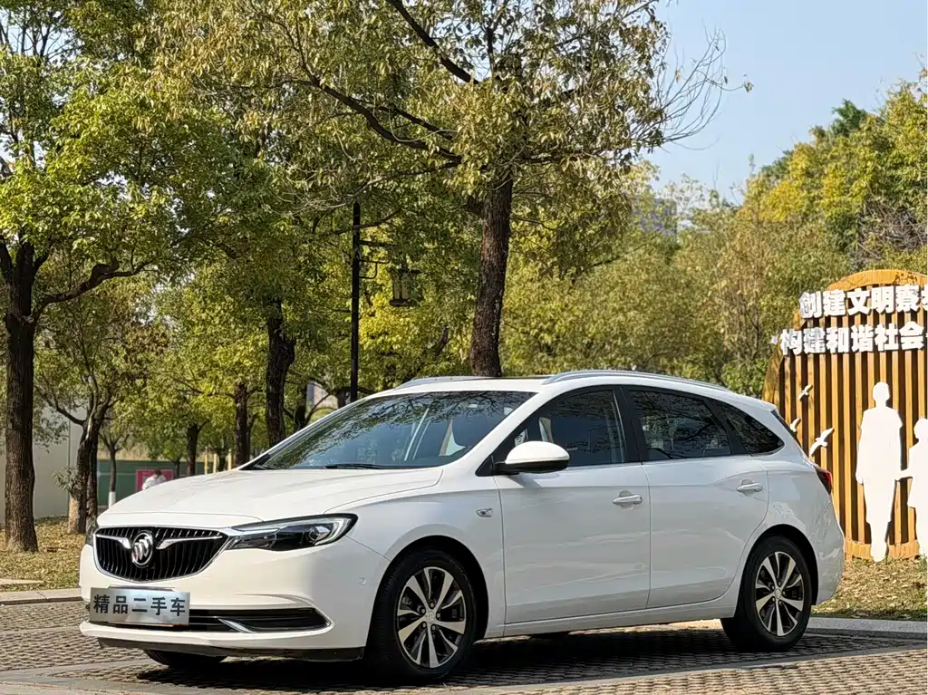 Buick Excelle 2018 — фото 1