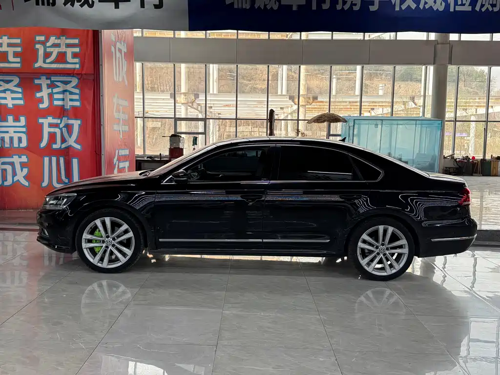 Volkswagen Passat 2018 — фото 3