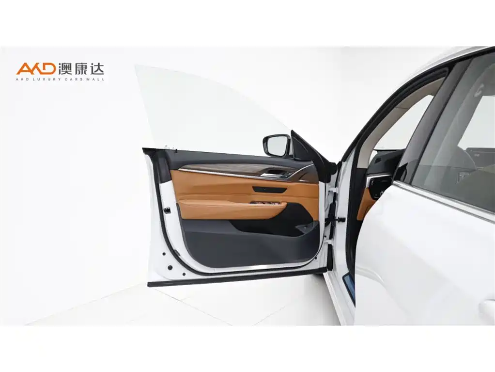 BMW 6 Series GT 2023 — фото 10