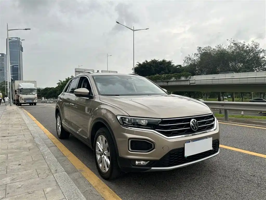 Volkswagen T-Roc 2021 — фото 3