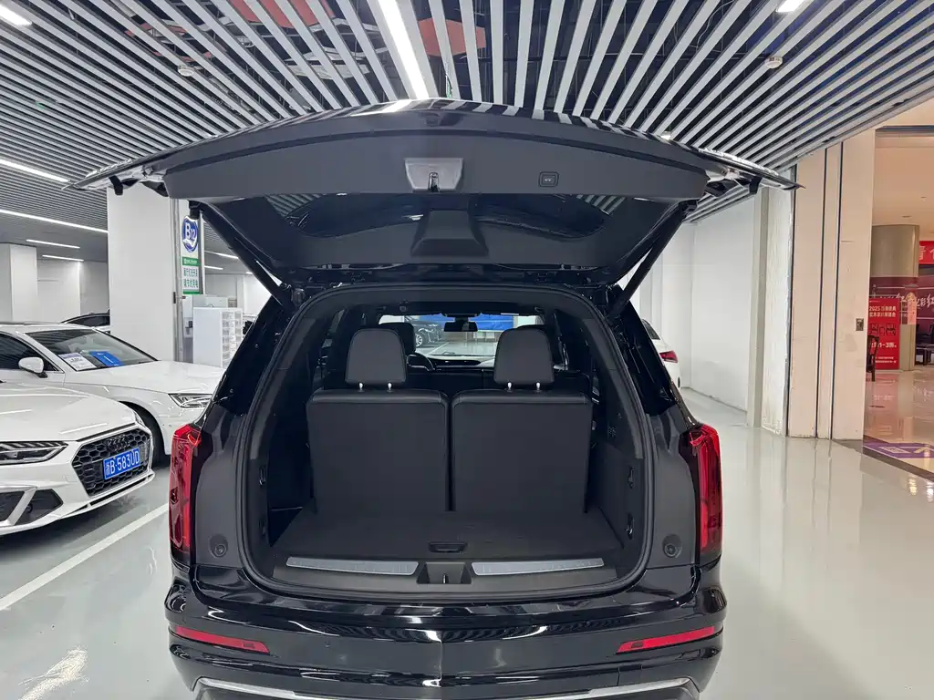 Cadillac XT6 2021 — фото 13