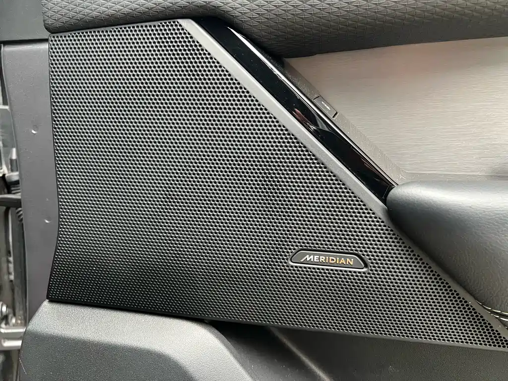 Land Rover Velar 2021 — фото 12