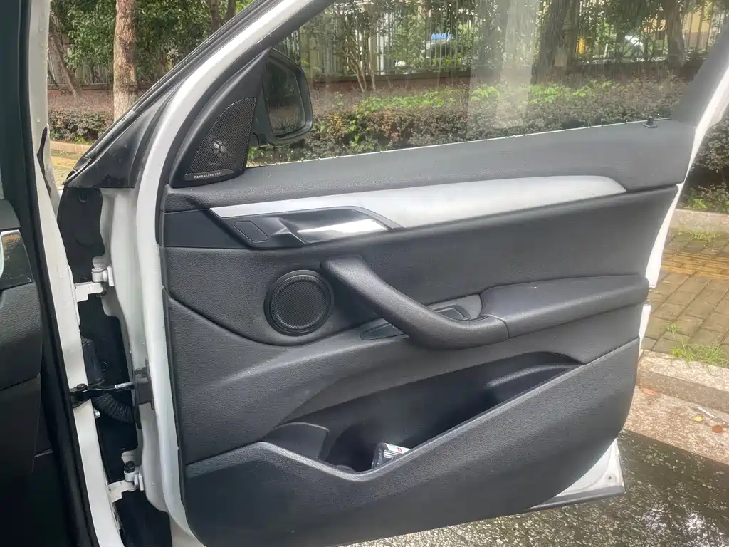 BMW X1 2018 — фото 11