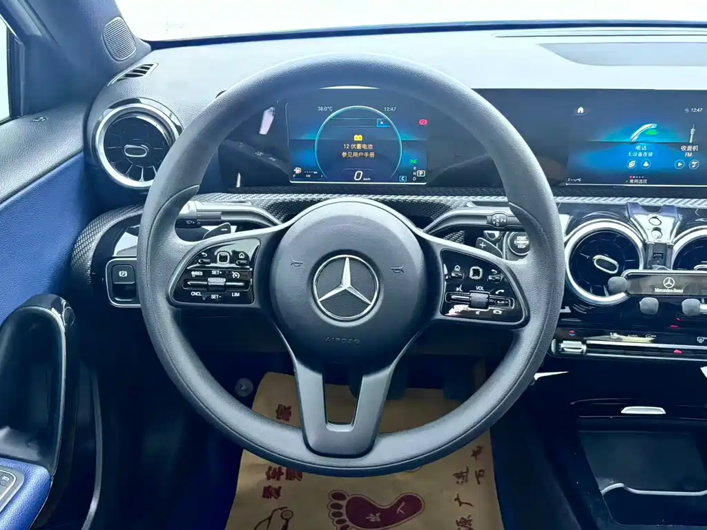 Mercedes-Benz A-Class 2019 — фото 14