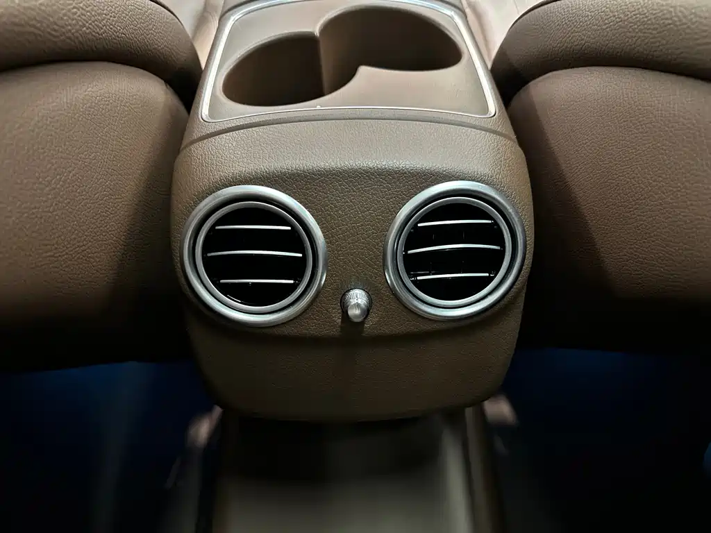 Mercedes-Benz E-Class 2020 — фото 16