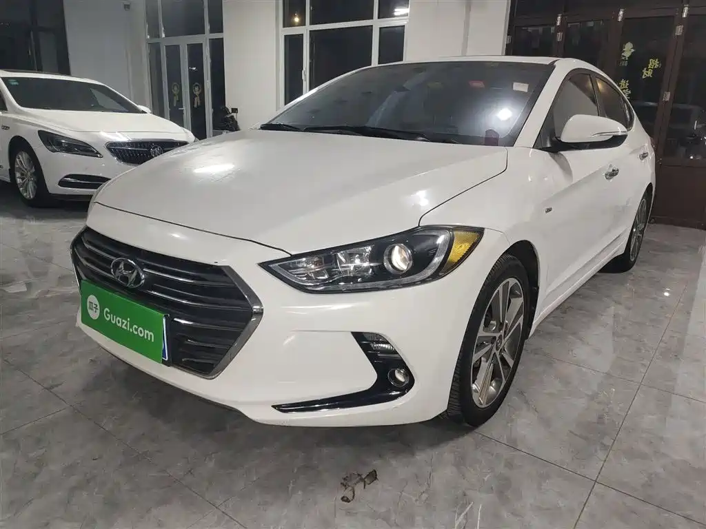 Hyundai Elantra 2018 — фото 2
