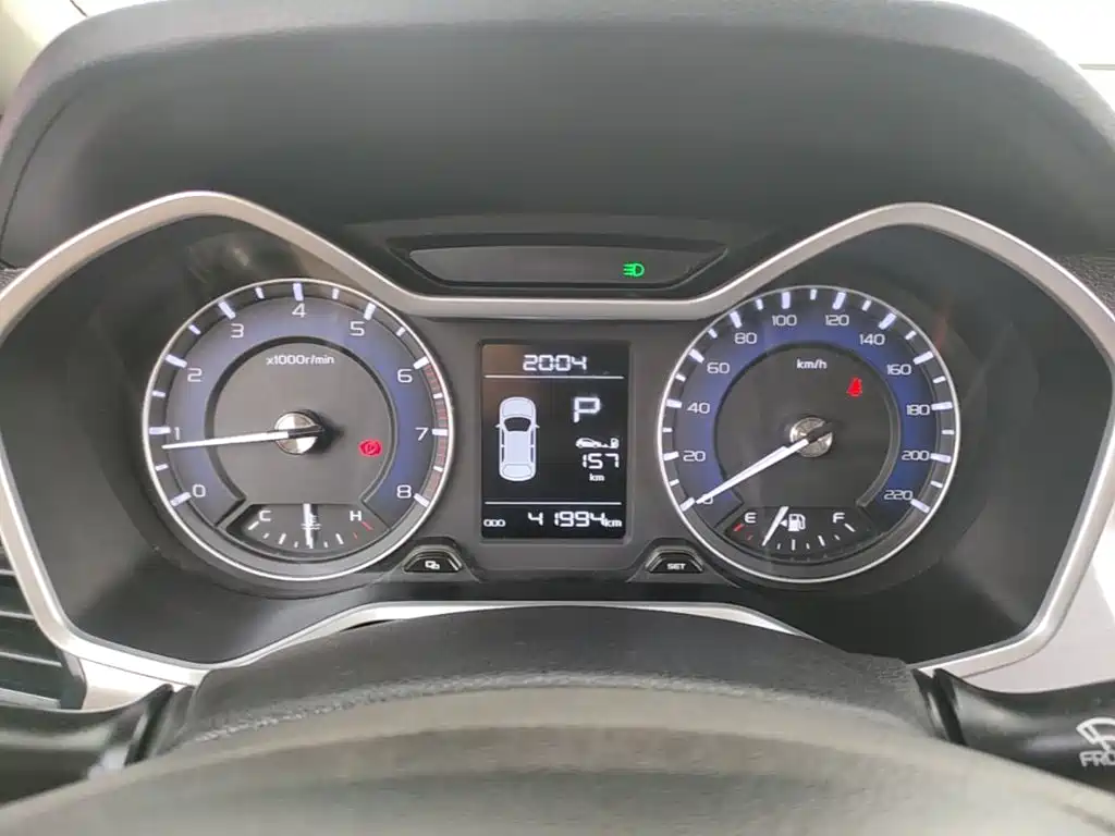 Geely Vision X3 2019 — фото 12