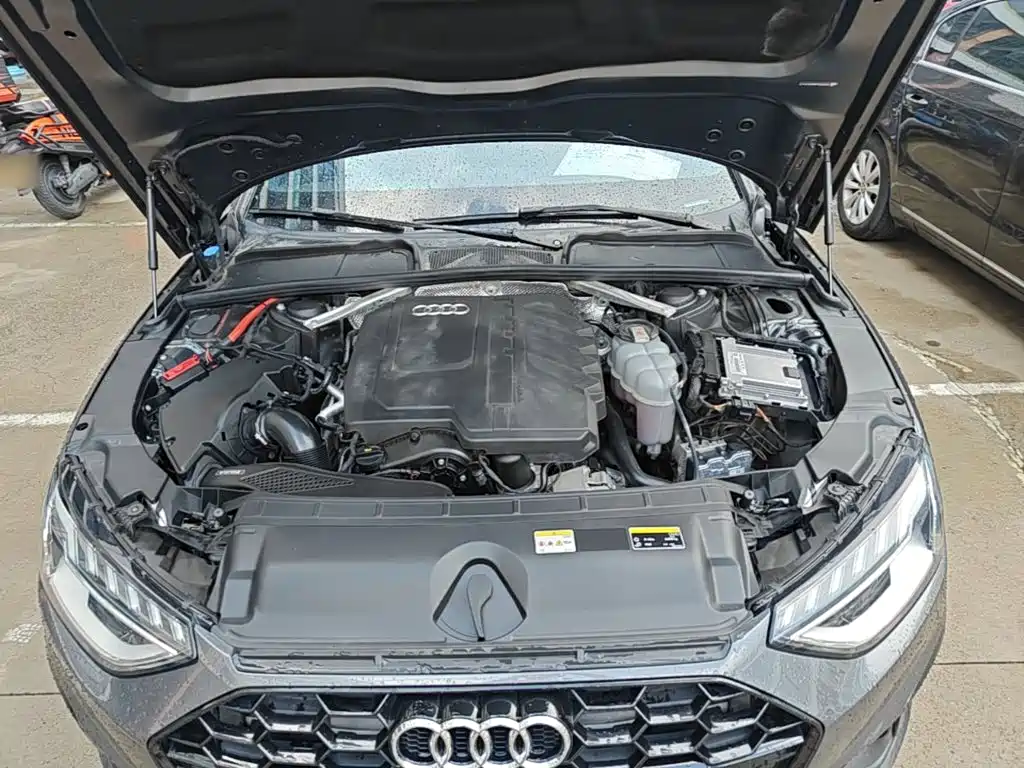 Audi A4L 2023 — фото 20