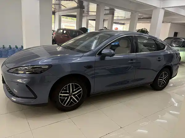 BYD Seal 05 DM-i 2025