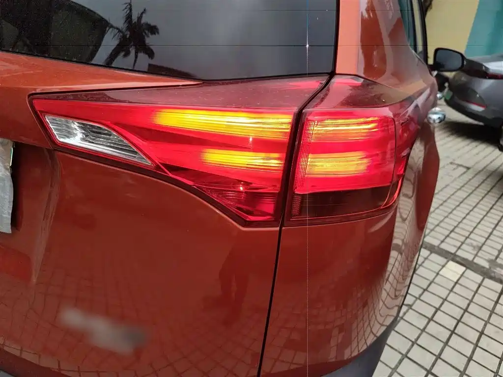 Toyota RAV4 2014 — фото 25