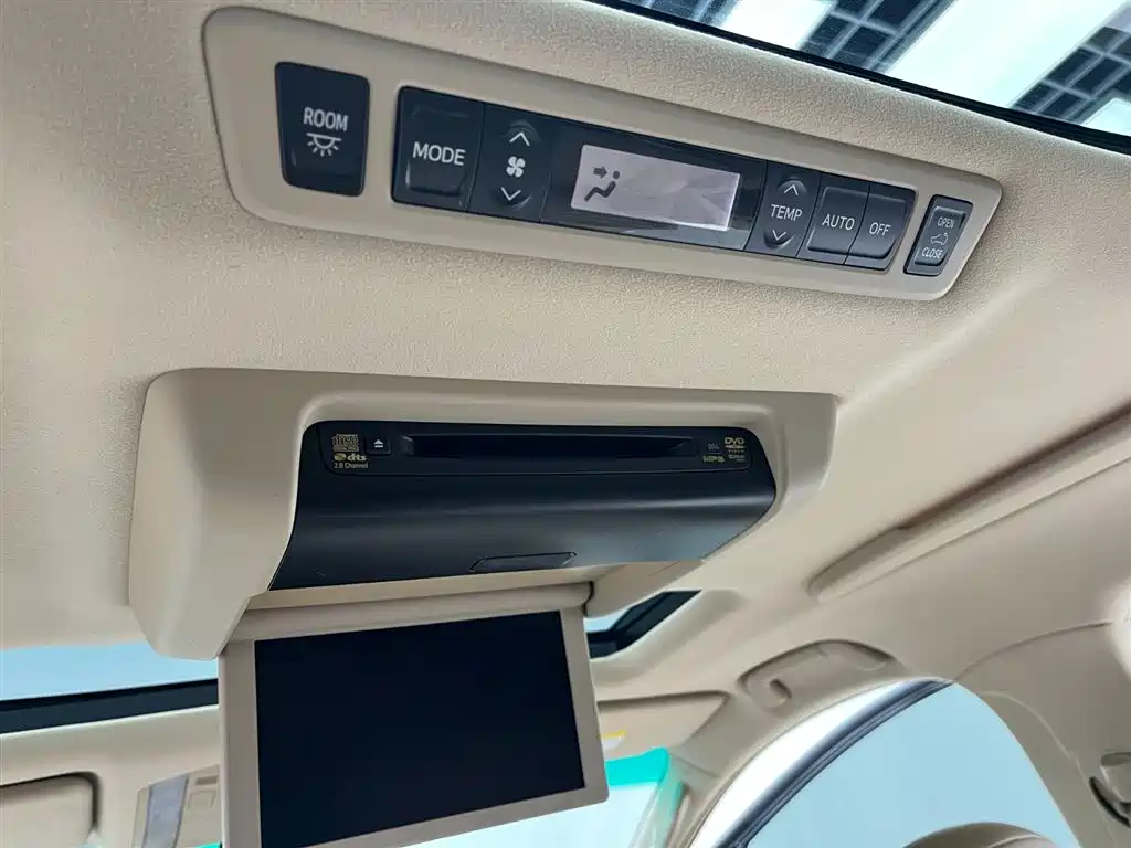 Toyota Alphard 2011 — фото 24