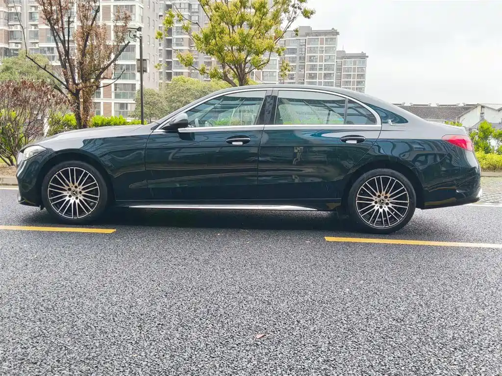 Mercedes-Benz C-Class 2024