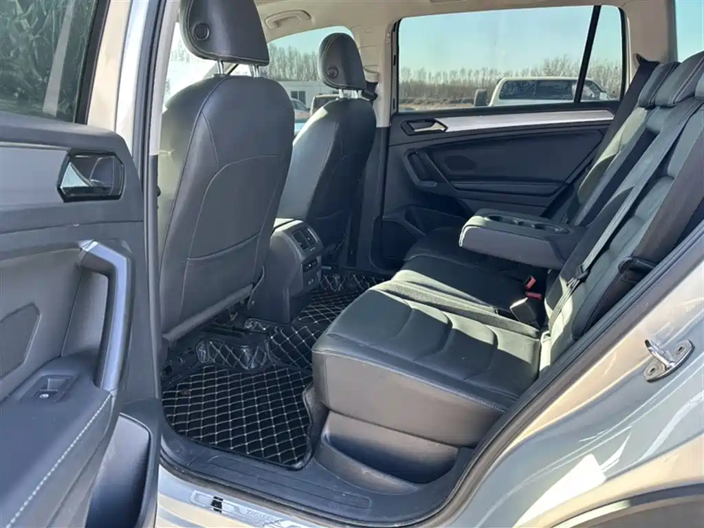 Volkswagen Tiguan L 2017 — фото 12