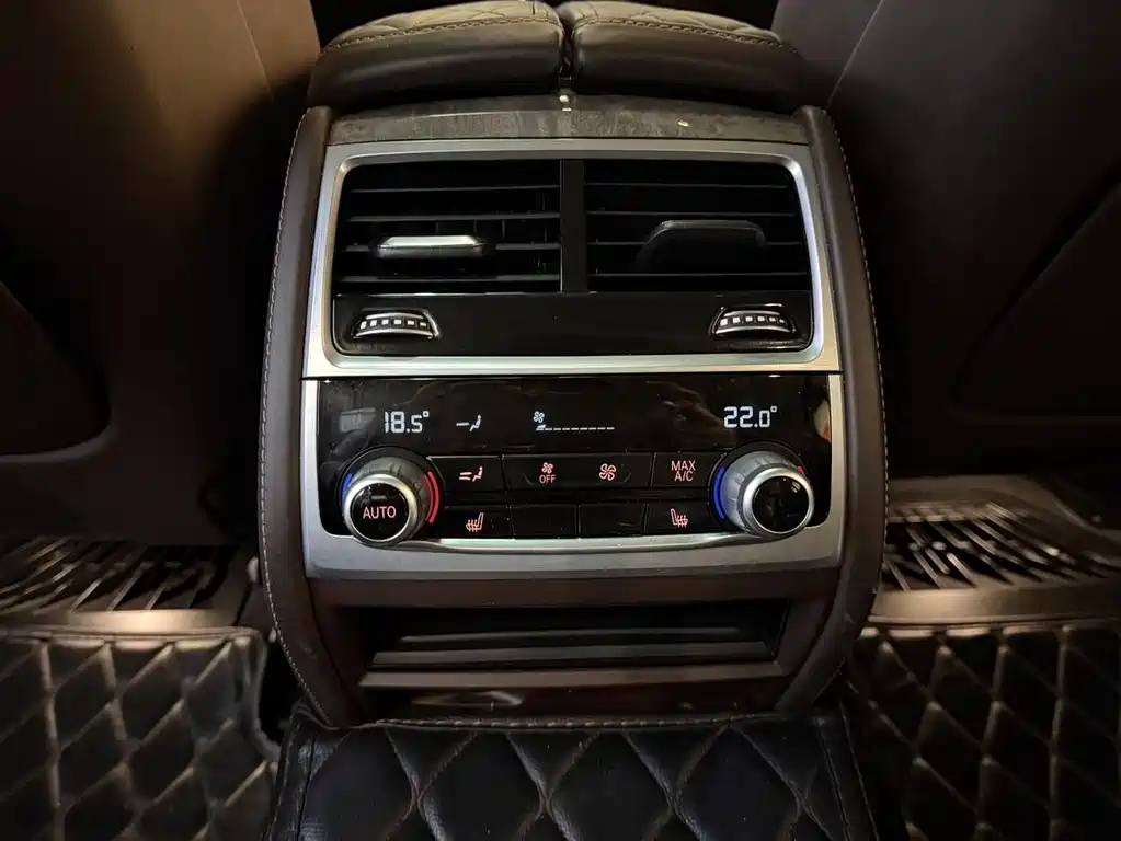 BMW 7 Series 2021 — фото 12