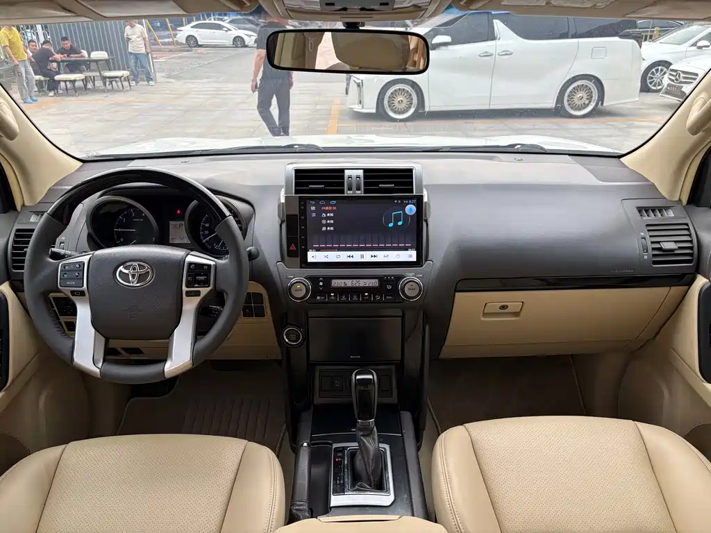 Toyota Prado 2016 — фото 11
