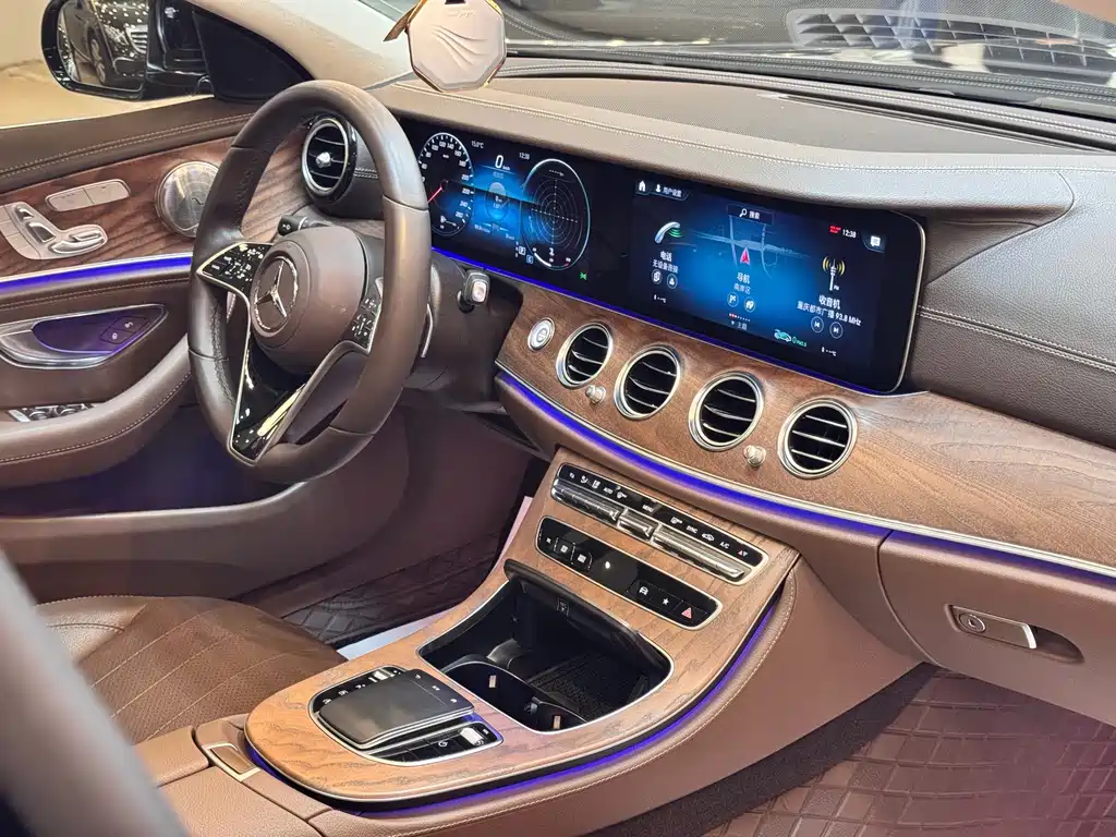 Mercedes-Benz E-Class 2023 — фото 11