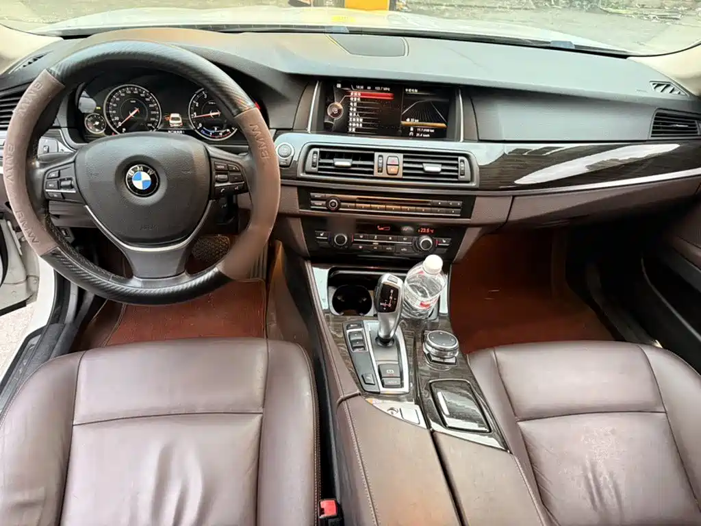BMW 5 Series 2016 — фото 13