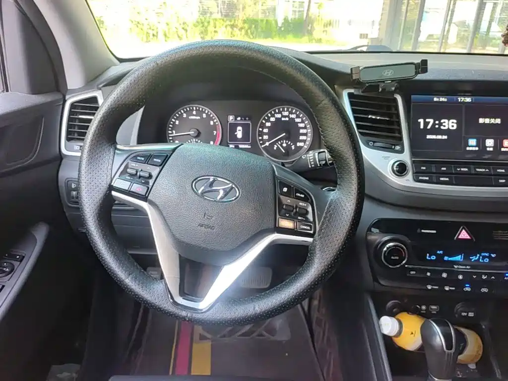 Hyundai Tucson 2015 — фото 15
