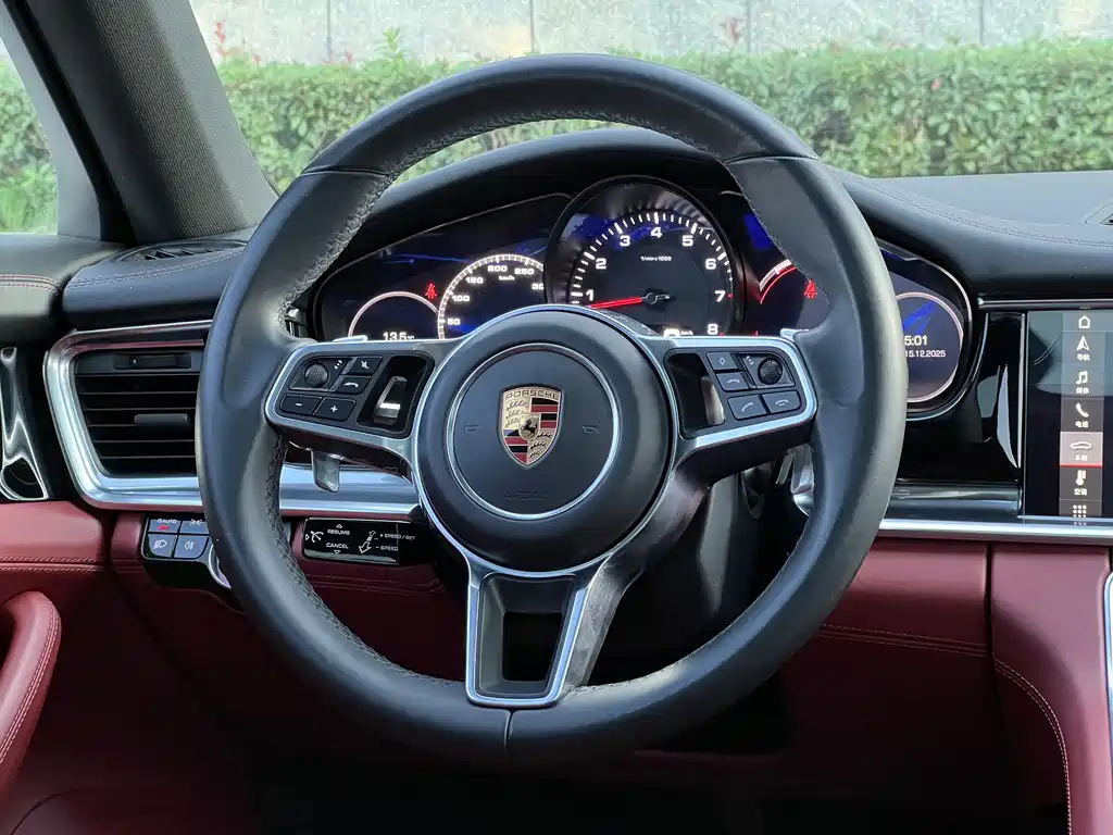 Porsche Panamera 2018 — фото 14