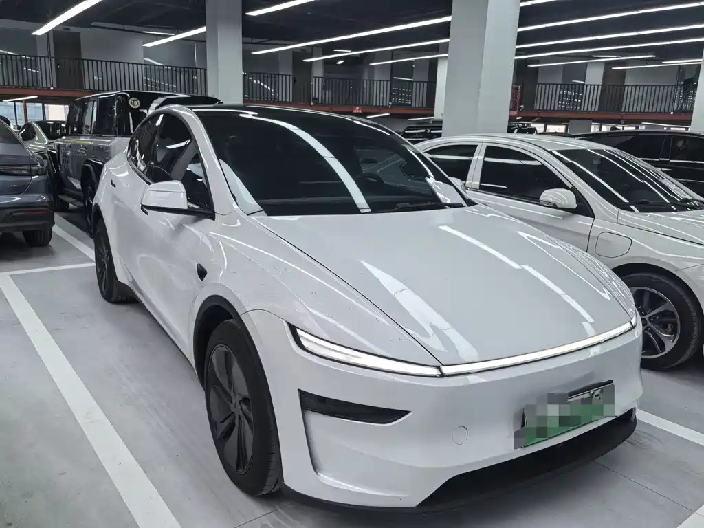 Tesla Model Y 2025