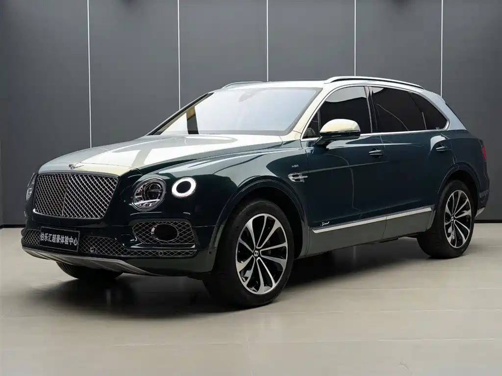 Bentley Bentayga 2017 — фото 1