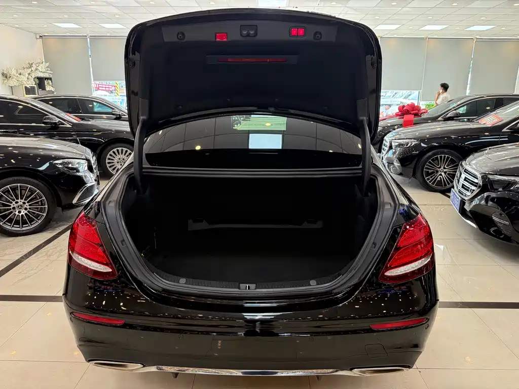 Mercedes-Benz E-Class 2020 — фото 23