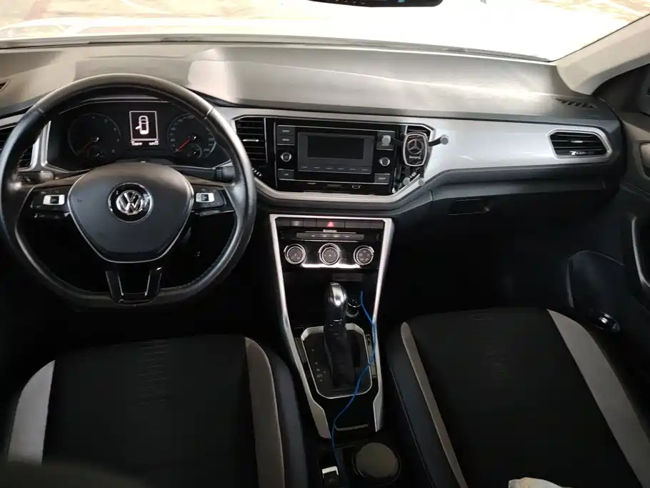 Volkswagen T-Roc 2018 — фото 12
