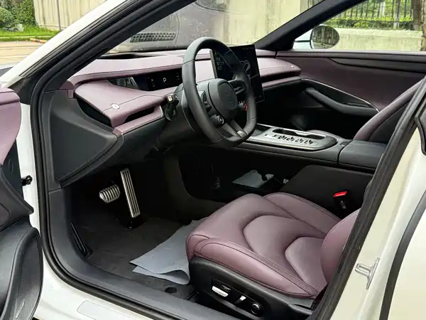 Xiaomi SU7 2024
