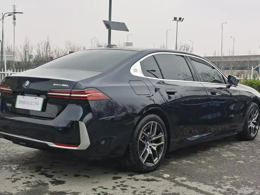 BMW i5 2025 — фото 4