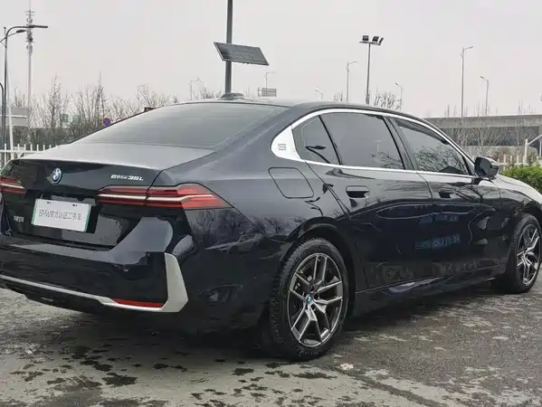 BMW i5 2025