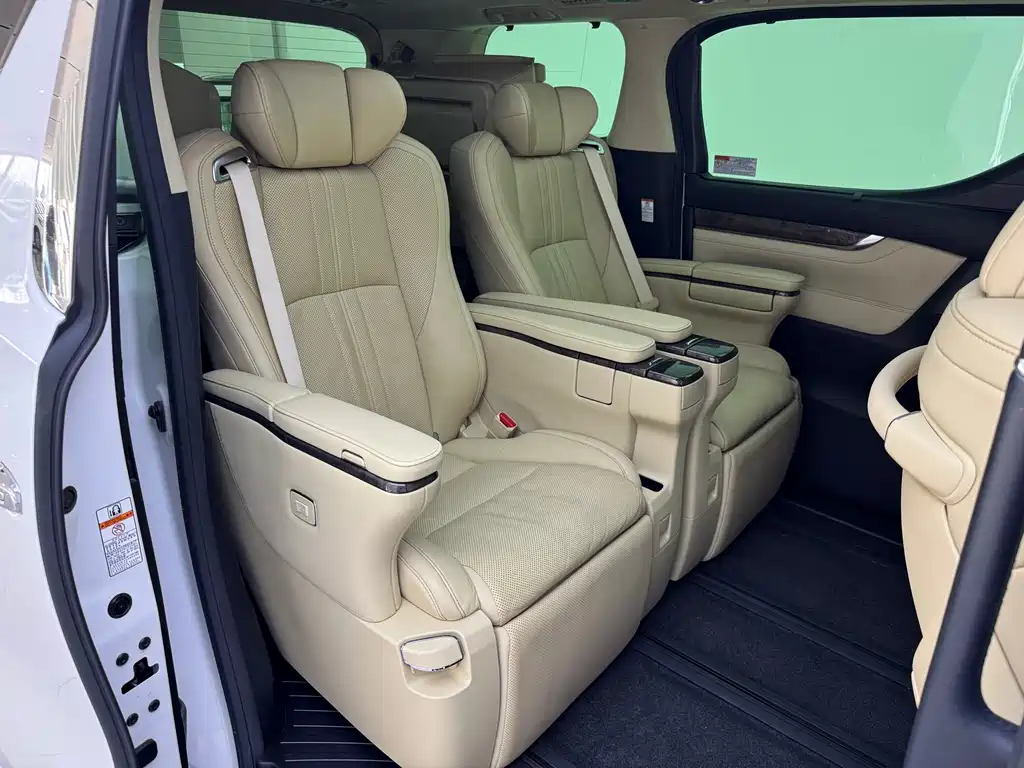 Toyota Alphard 2021 — фото 14